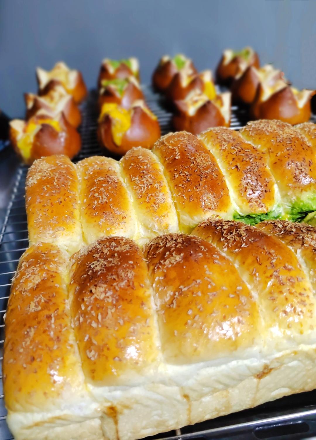 一次发酵-松软拉丝椰蓉排包-椰蓉金砖-椰蓉面包