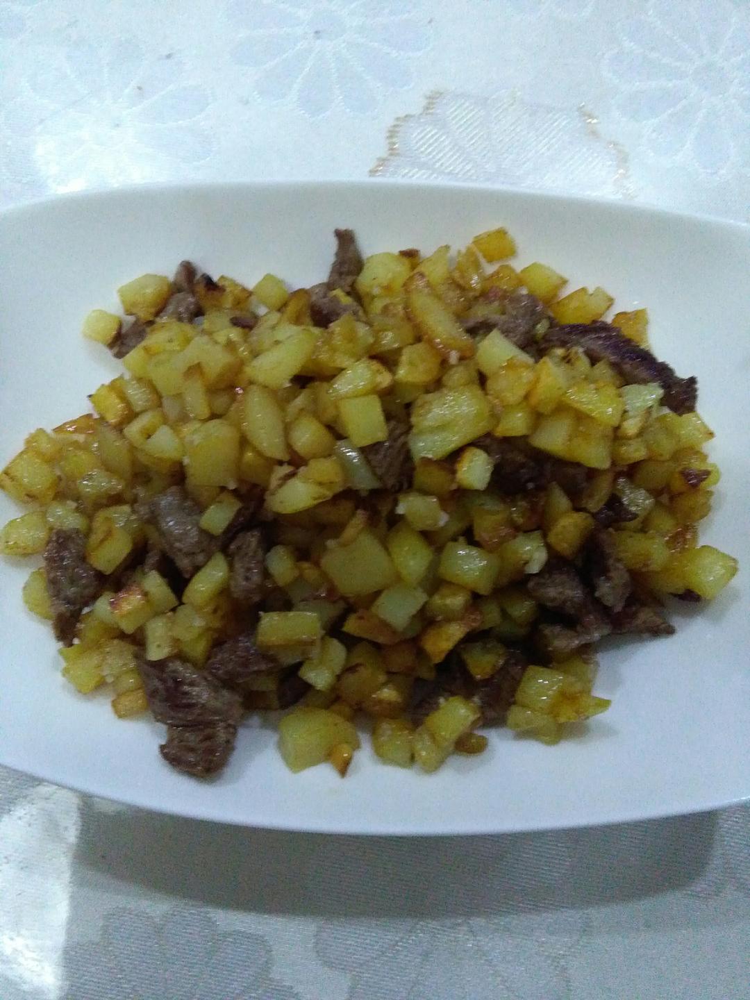 一道怎么做都好吃的干煎土豆鸡丁（红烧，咖喱，椒盐，孜然）