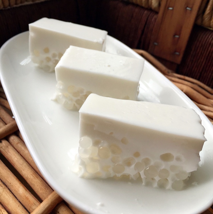 糜子菜做的椰汁西米糕