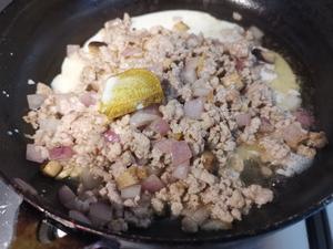 超下饭的咖喱肉酱滑蛋饭的做法 步骤10
