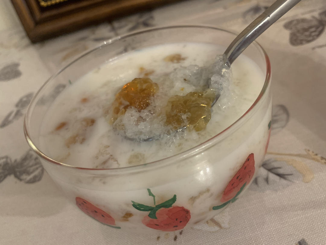 桃胶皂角米雪燕美颜羹