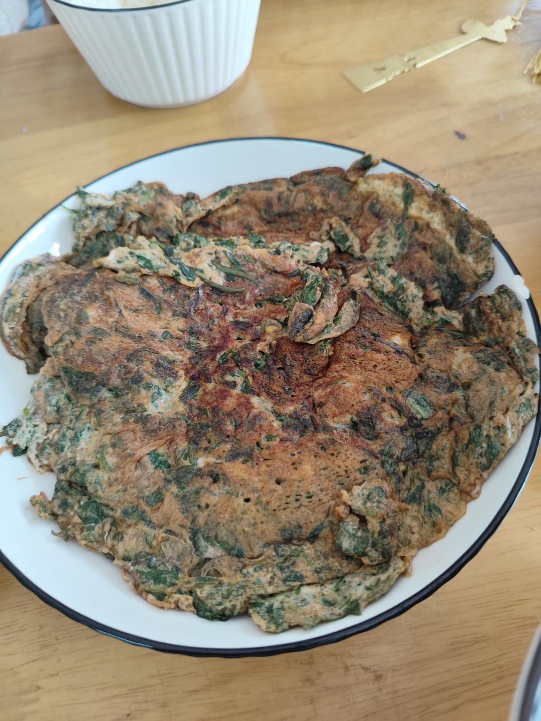 鲜艾叶煎鸡蛋