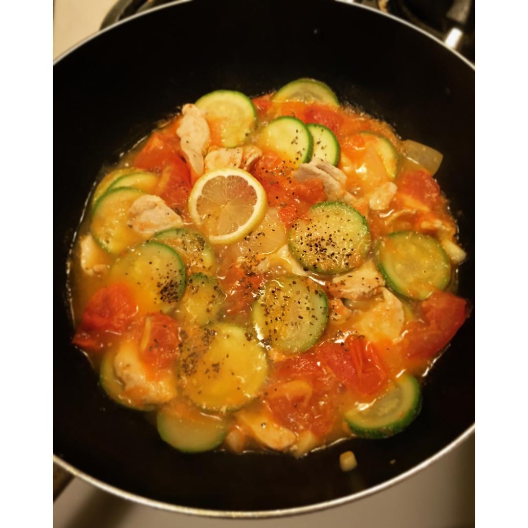 番茄炖鸡胸丨健康·三餐