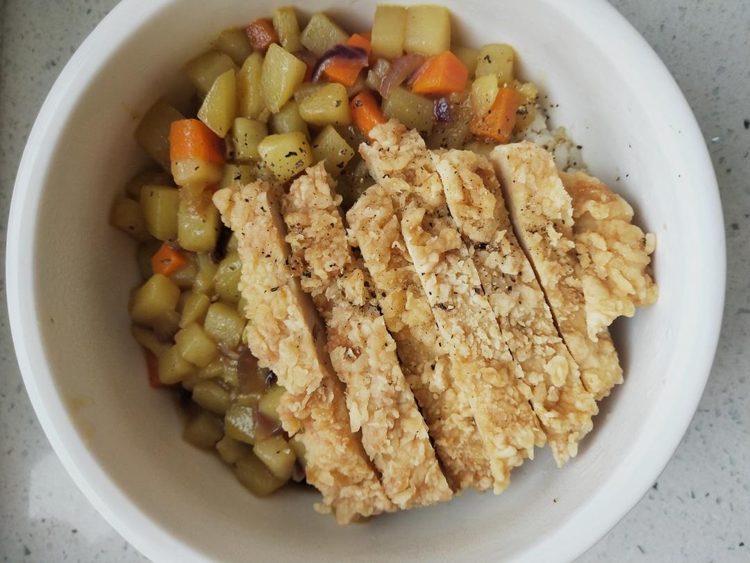 炸鸡排咖喱饭