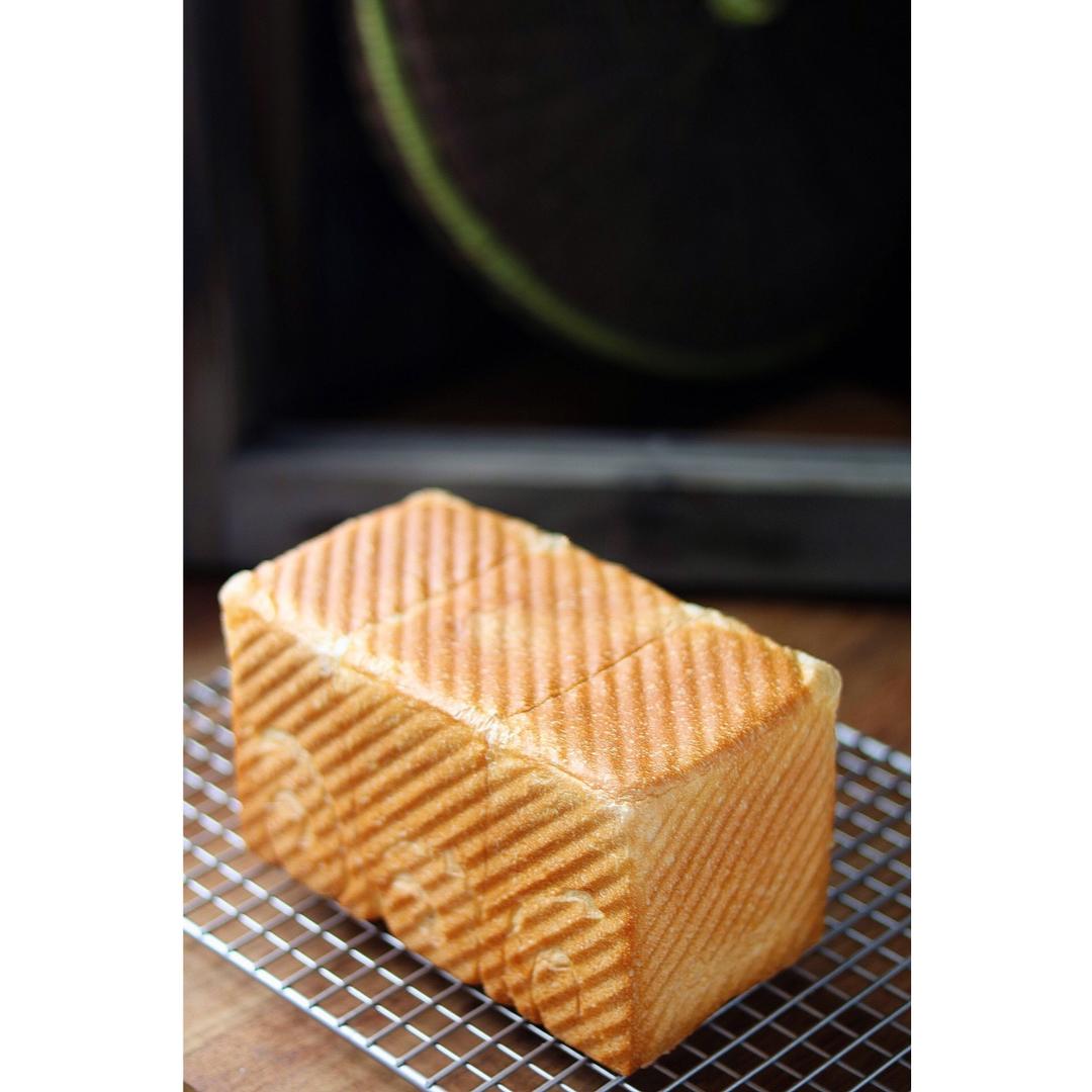 清爽百搭的鲜奶吐司