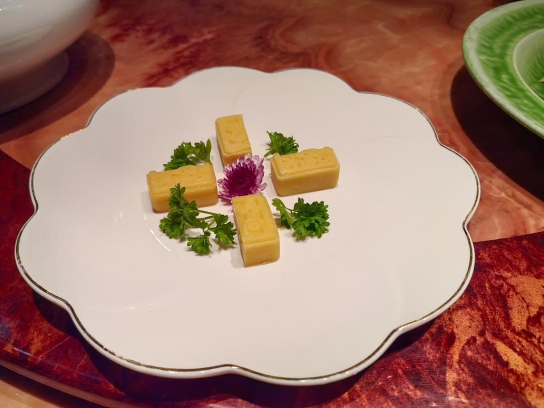 「消耗淡奶油」奶香绿豆糕