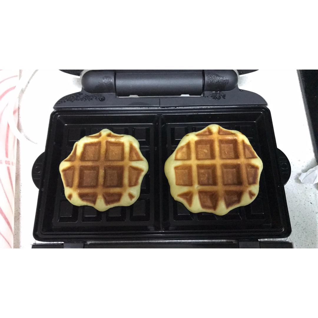 夹心黑麦华夫饼