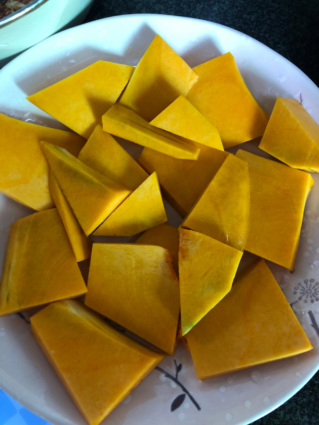 两步！做出嫩滑又多汁的南瓜🎃蒸排骨