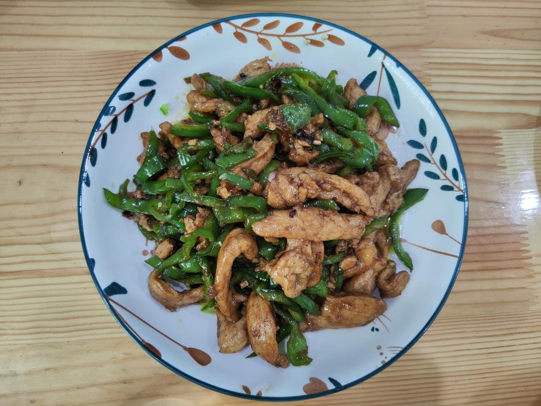 巨好吃的青椒炒鸡胸肉丝，超下饭