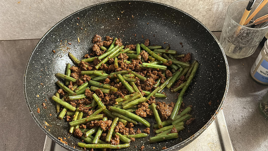 肉沫豆角下饭菜