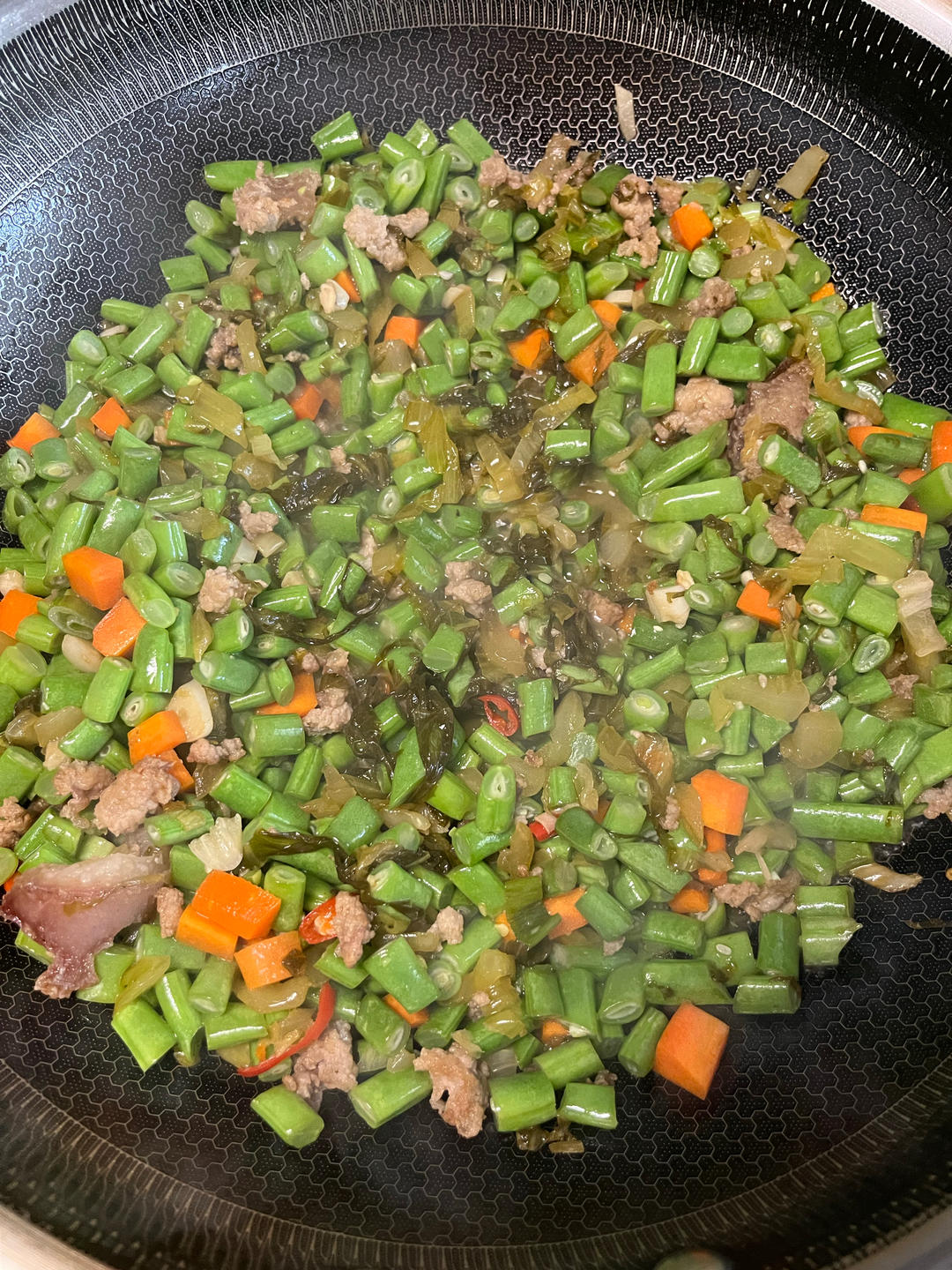 小炒四季豆酸菜天仙配的做法