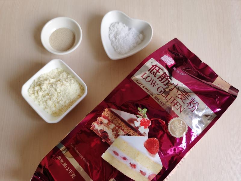 纯奶手撕吐司的做法 步骤1