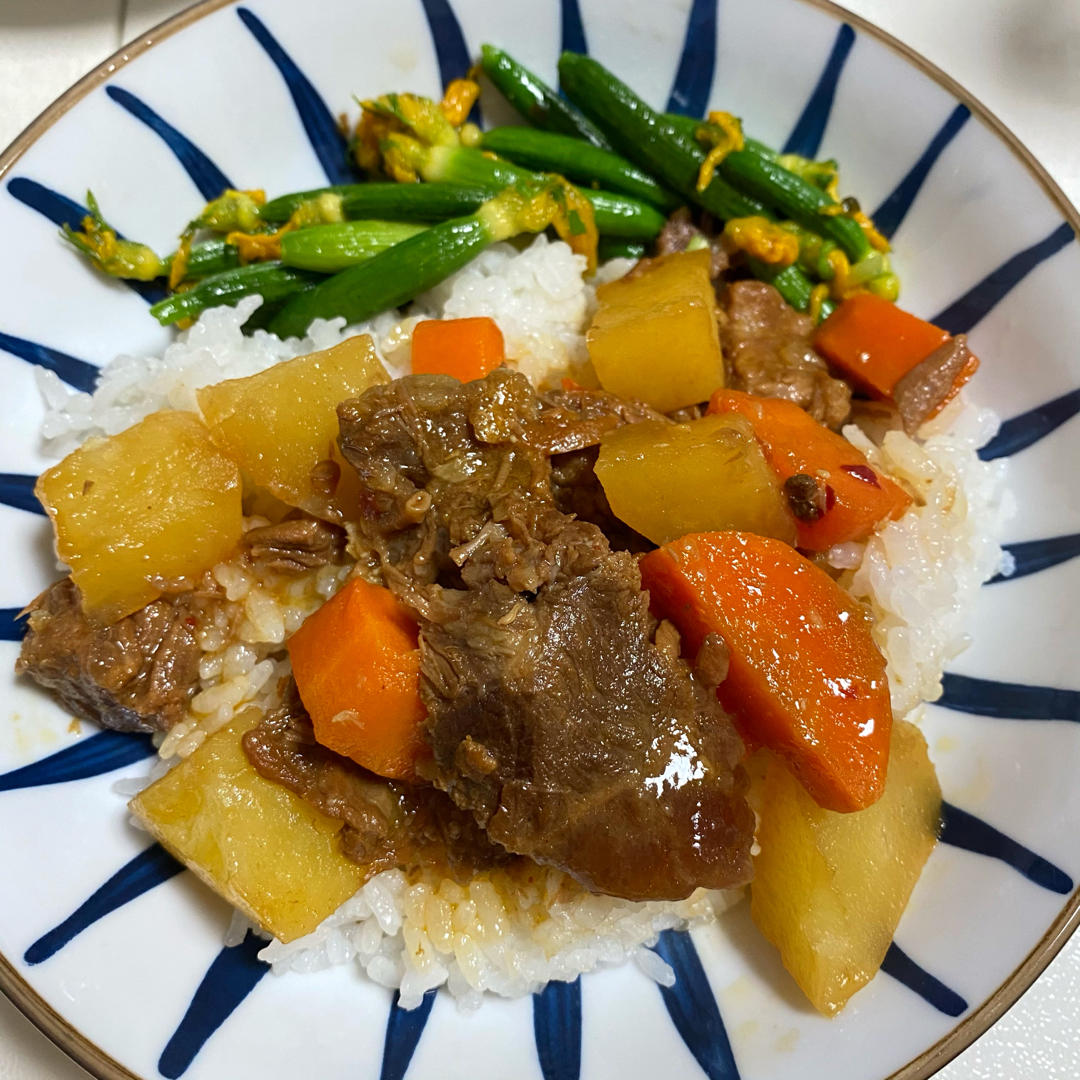 土豆焖牛腩