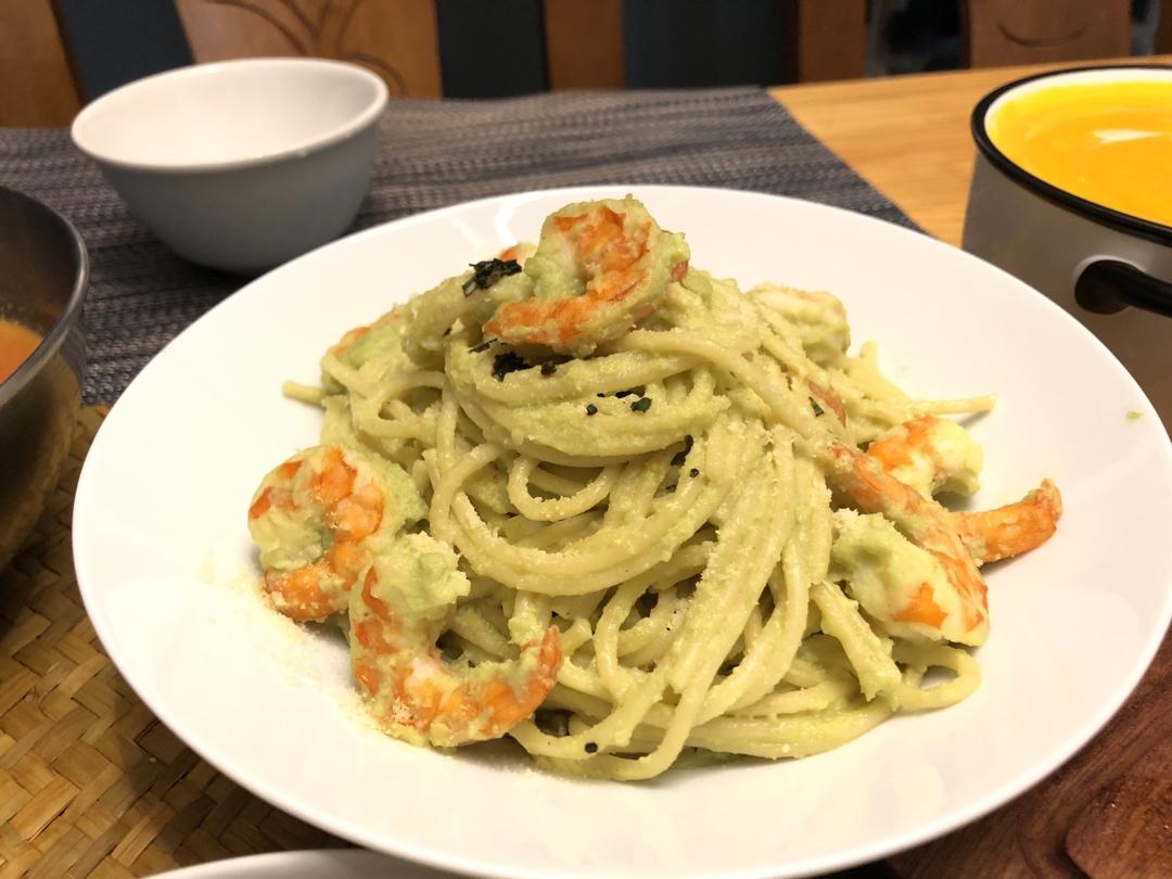 小清新牛油果火腿意面