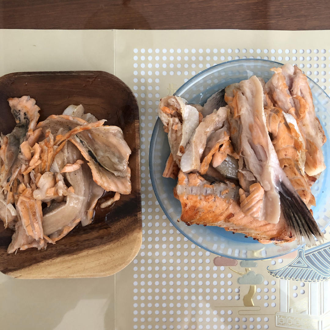 香煎三文鱼骨