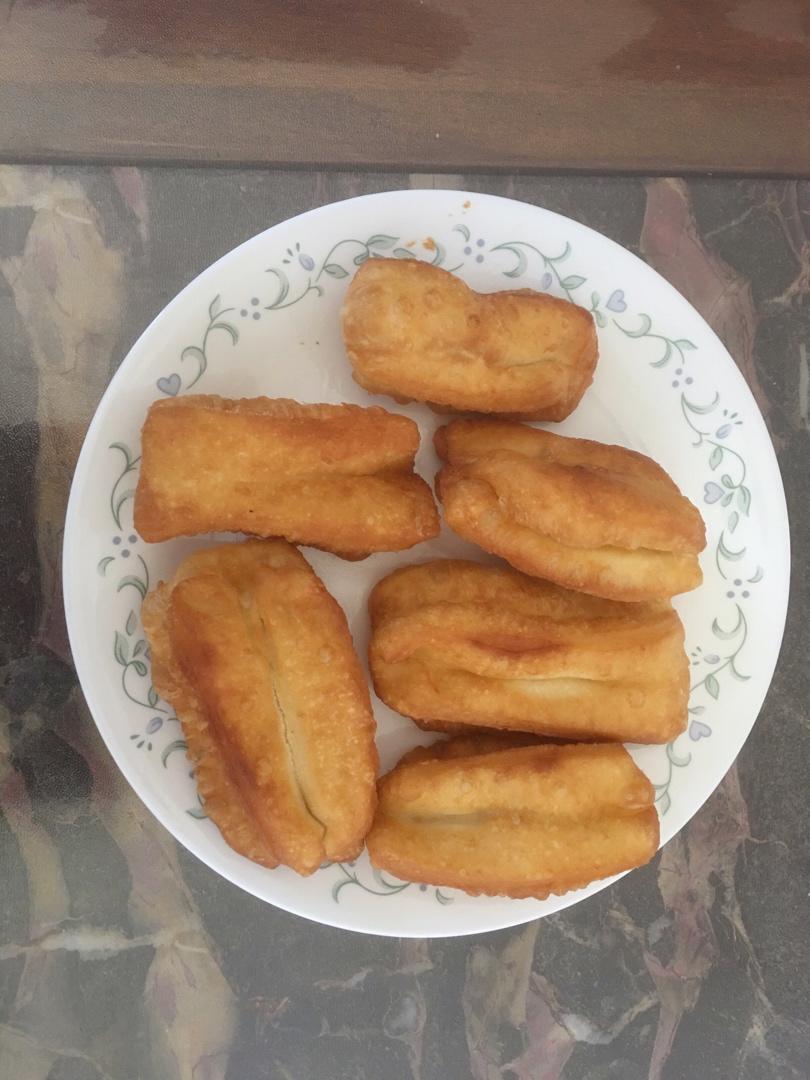 （视频菜谱）自制蓬松 炸油条