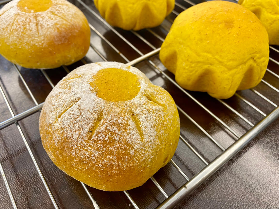 🌼全麦｜南瓜｜麻薯乳酪花朵软欧面包｜软糯拉丝