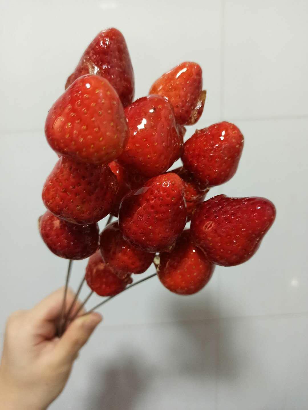 纯手工作坊做的冰糖葫芦&草莓