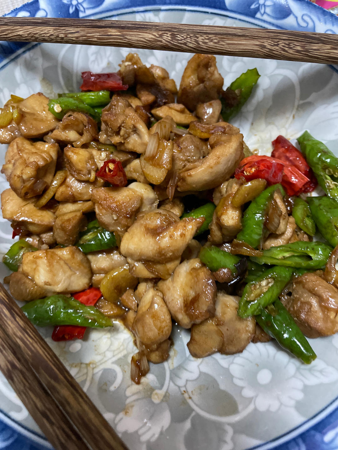 麻辣鲜香无敌下饭小炒鸡腿肉