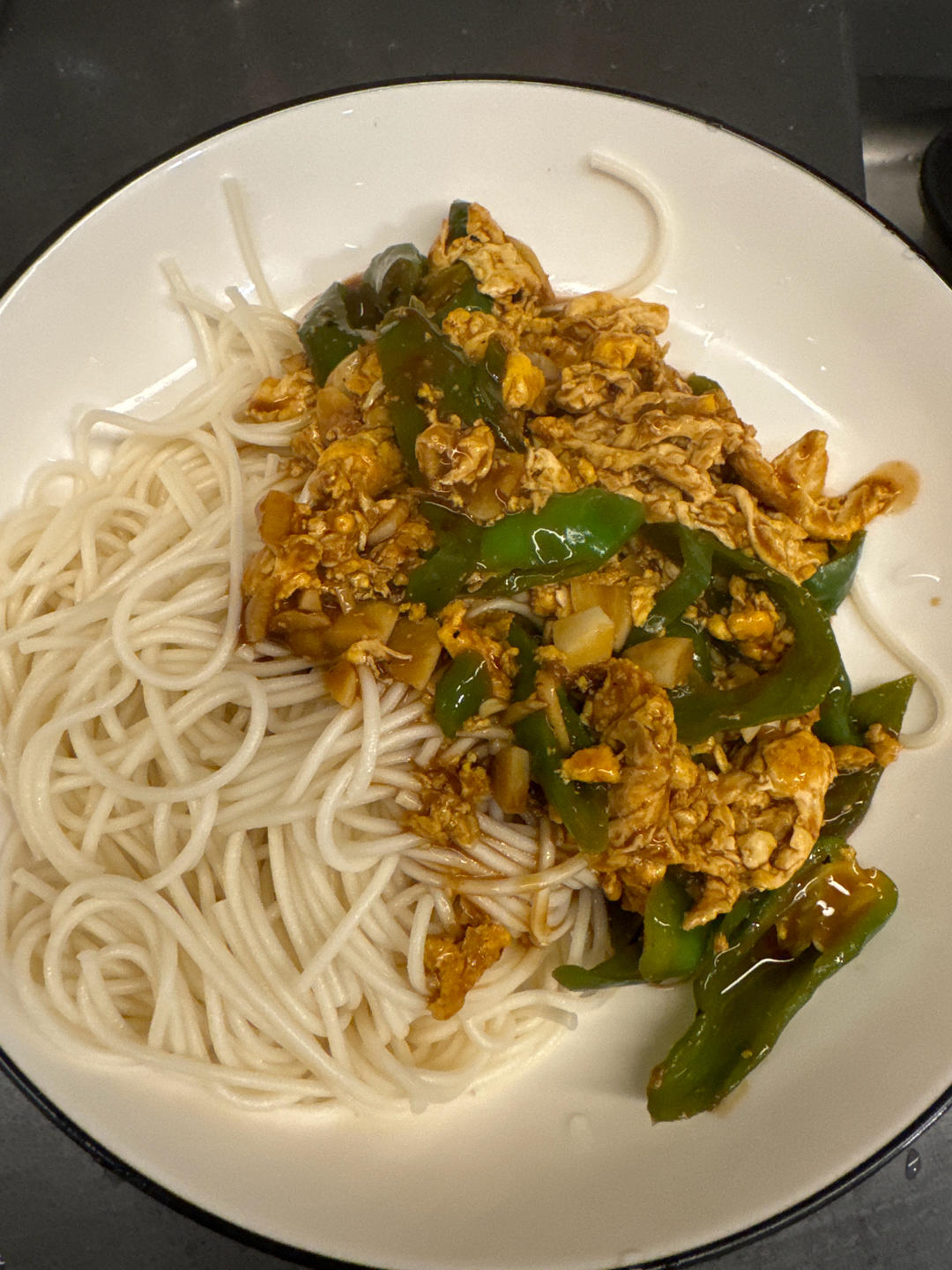 青椒鸡蛋拌面