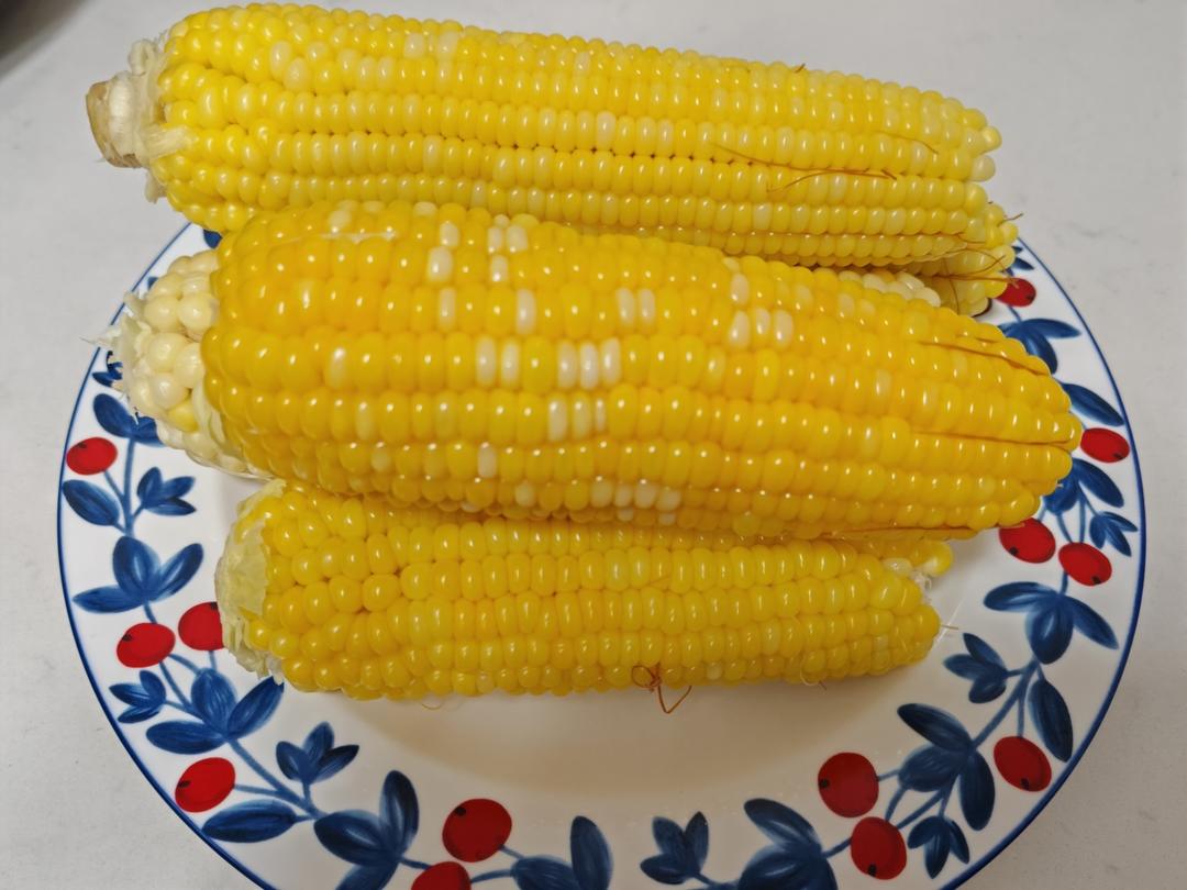 隔水蒸玉米方法