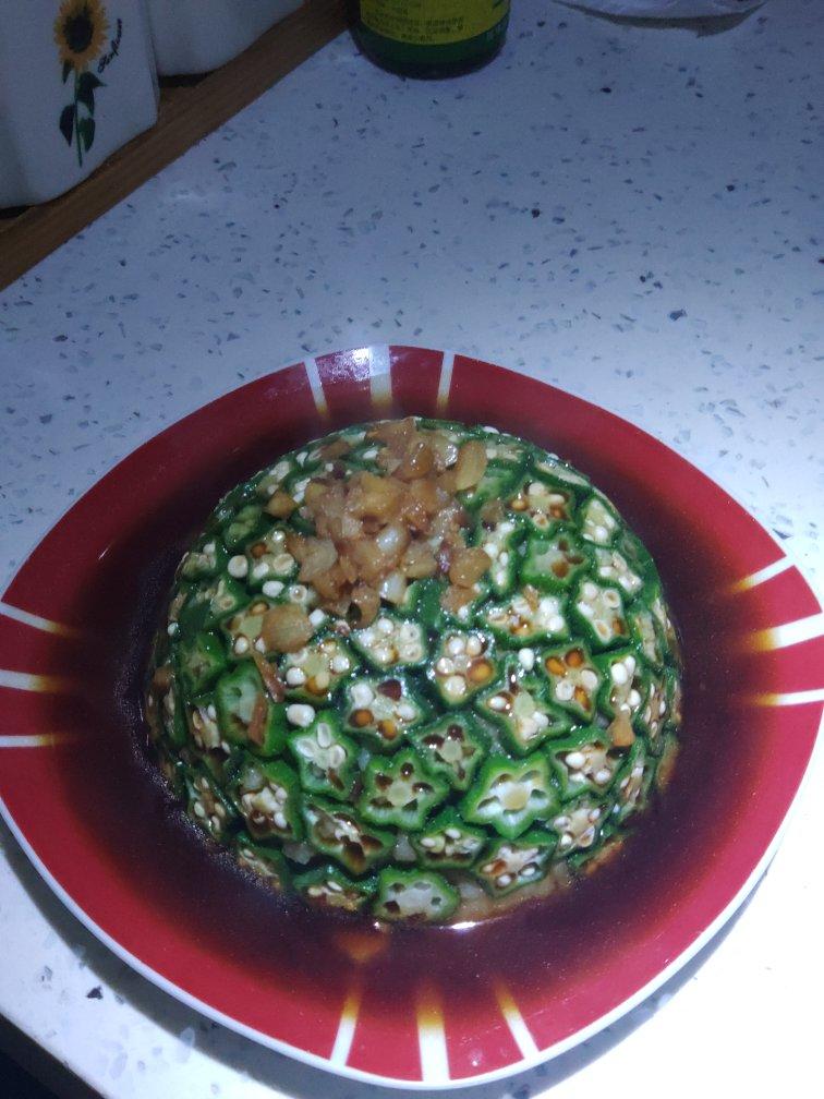 这绝对是秋葵颜值最高的做法，好看又好吃，端上桌最先光盘