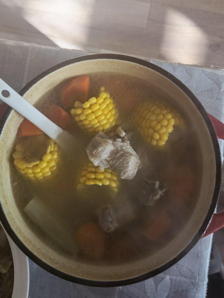排骨炖玉米
