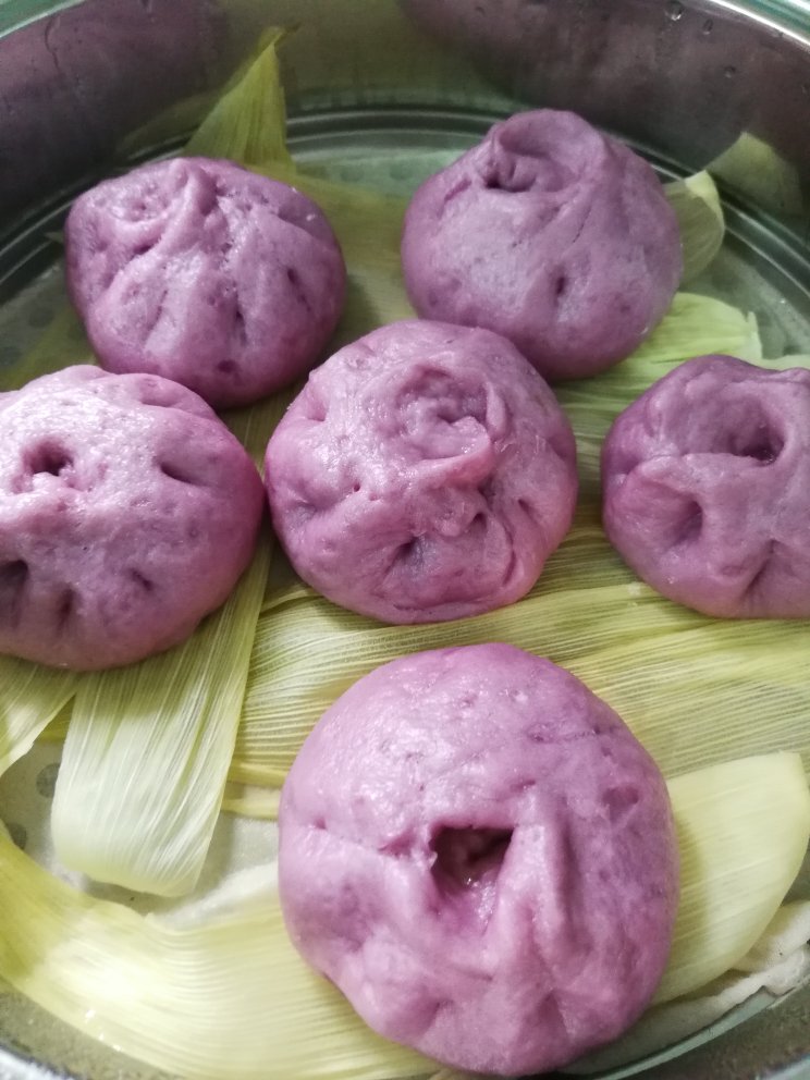 双色紫薯贡菜肉包