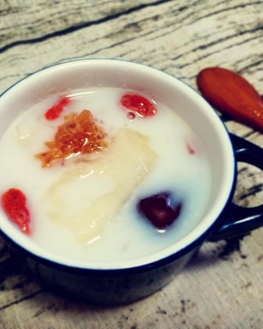 桃胶滋补羹