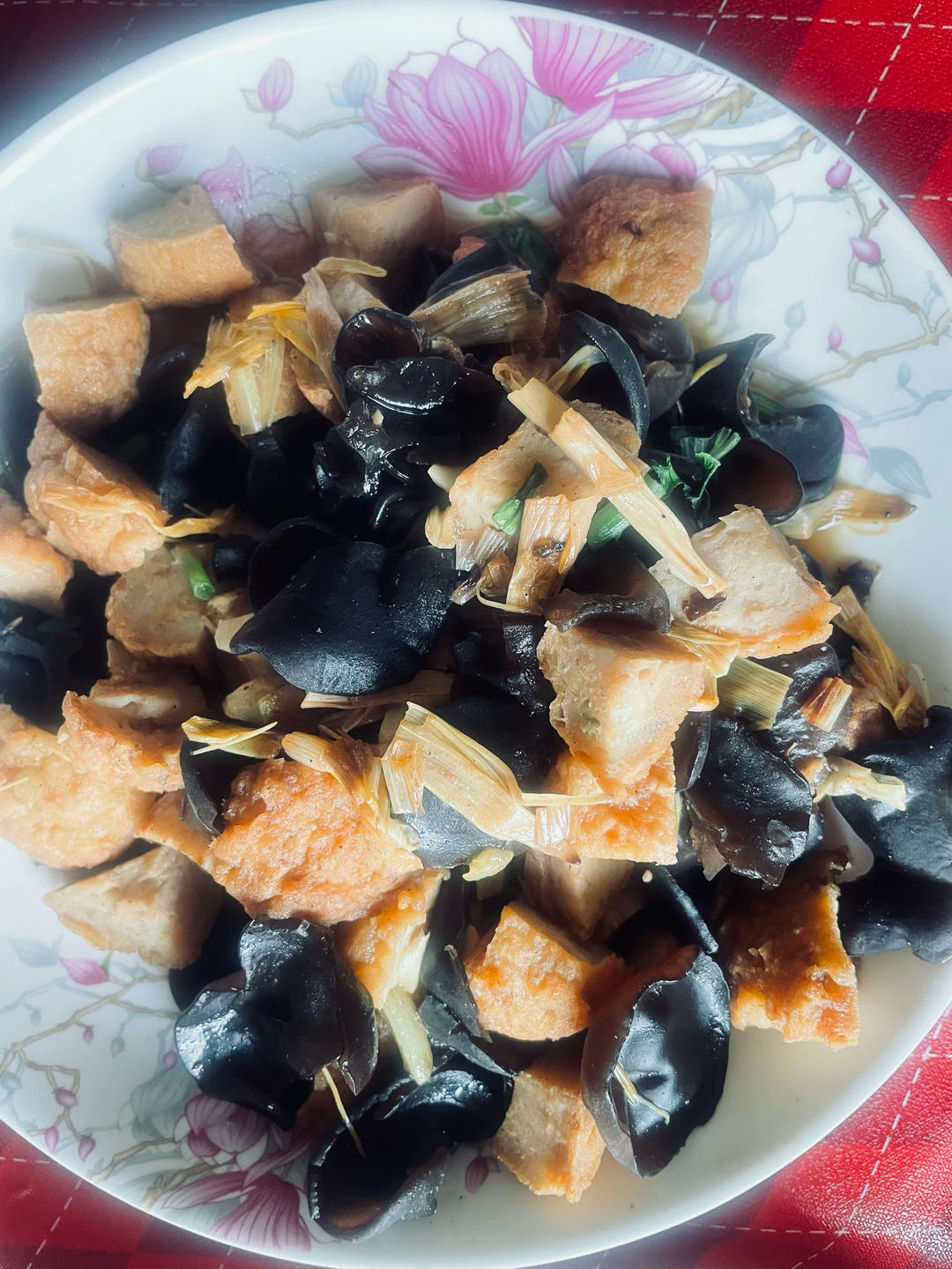 黄花菜肉丸木耳