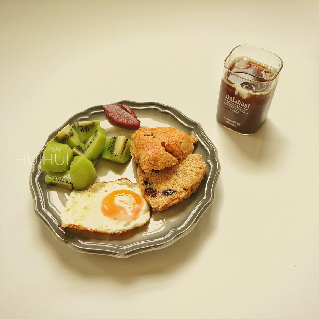 黑莓全麦早餐司康丨健康·烘焙<好好吃饭2>