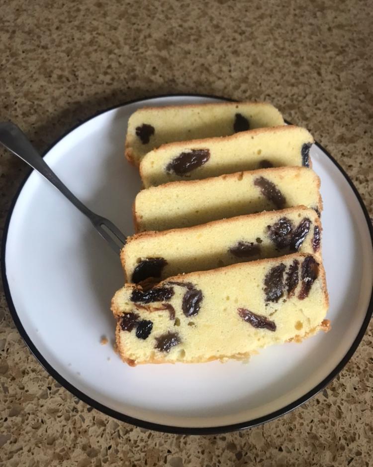 酒渍葡萄干磅蛋糕