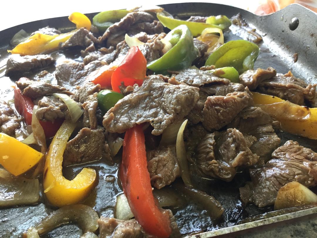 蚝油牛肉炒青椒