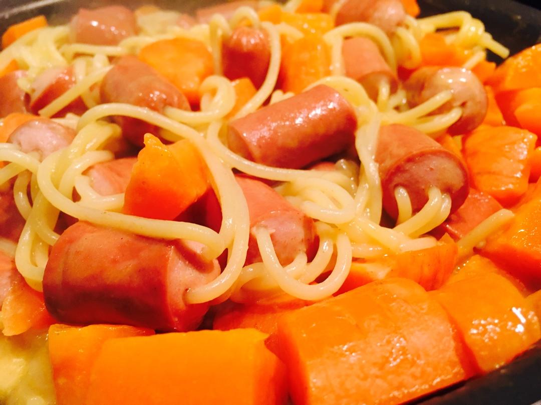 咖喱芝士穿肠意面