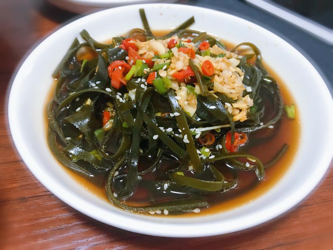 堪比海底捞的凉拌海带丝的做法