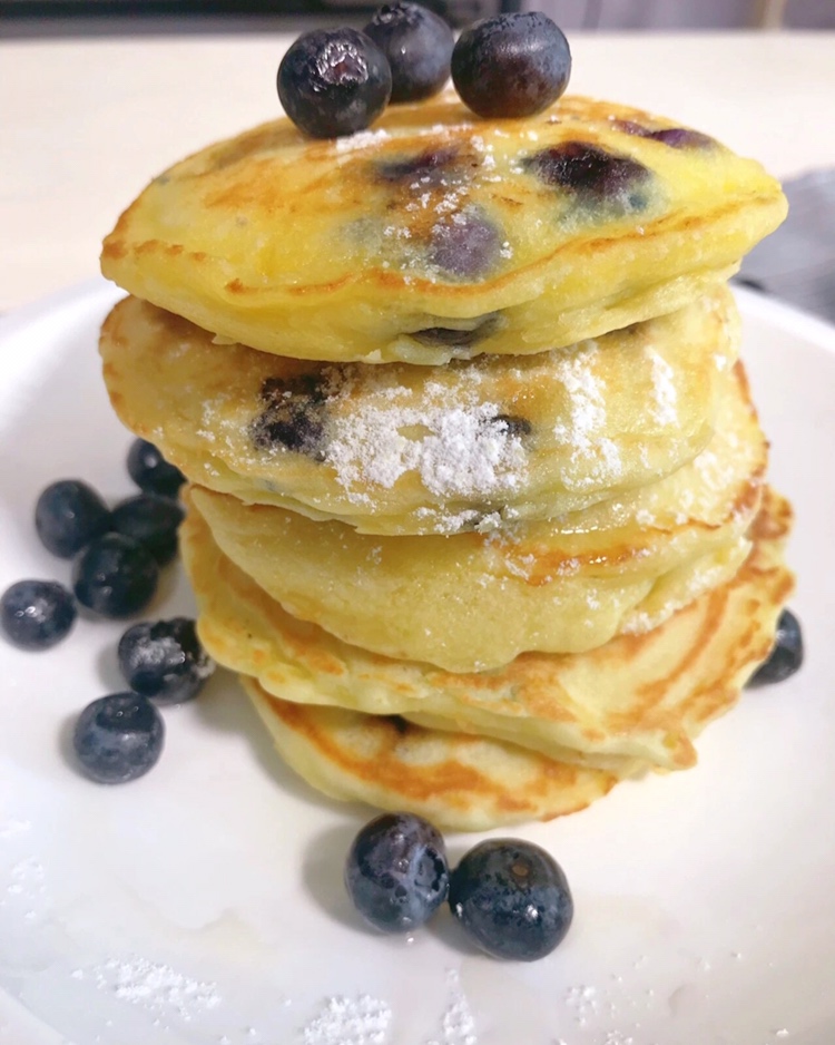 充满幸福感的早餐：蓝莓热松饼教程