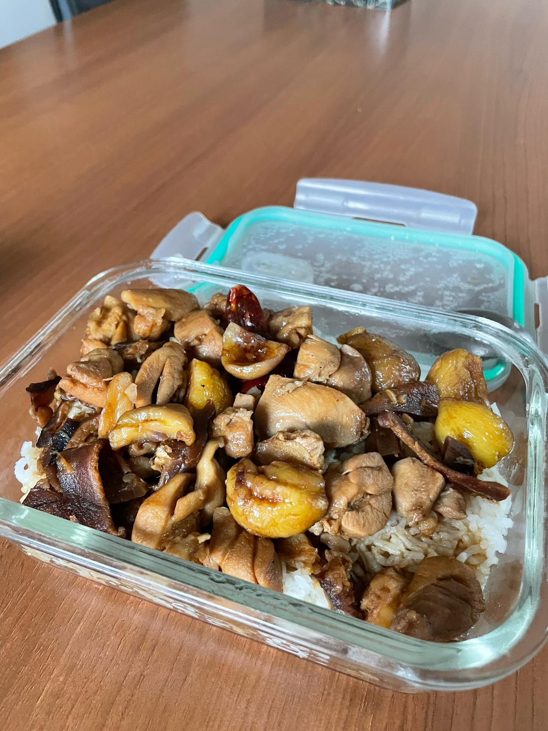 香菇板栗烧鸡腿
