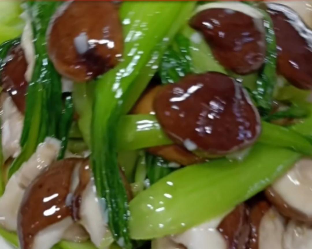 香菇炒青菜的做法