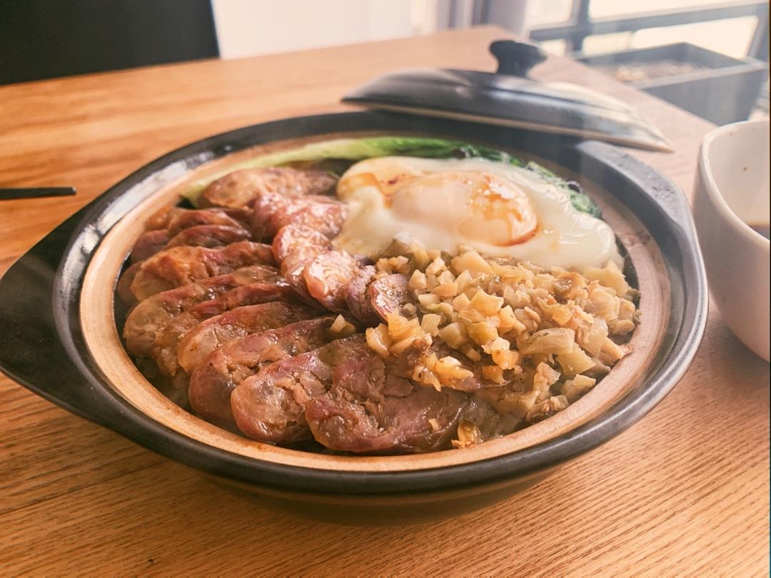 香肠煲仔饭