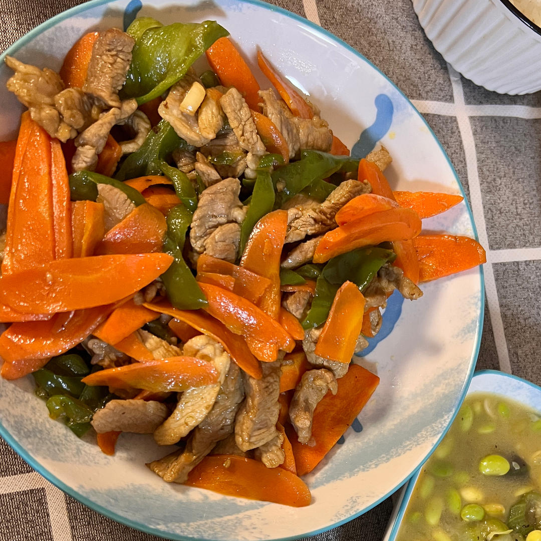 胡萝卜炒肉片