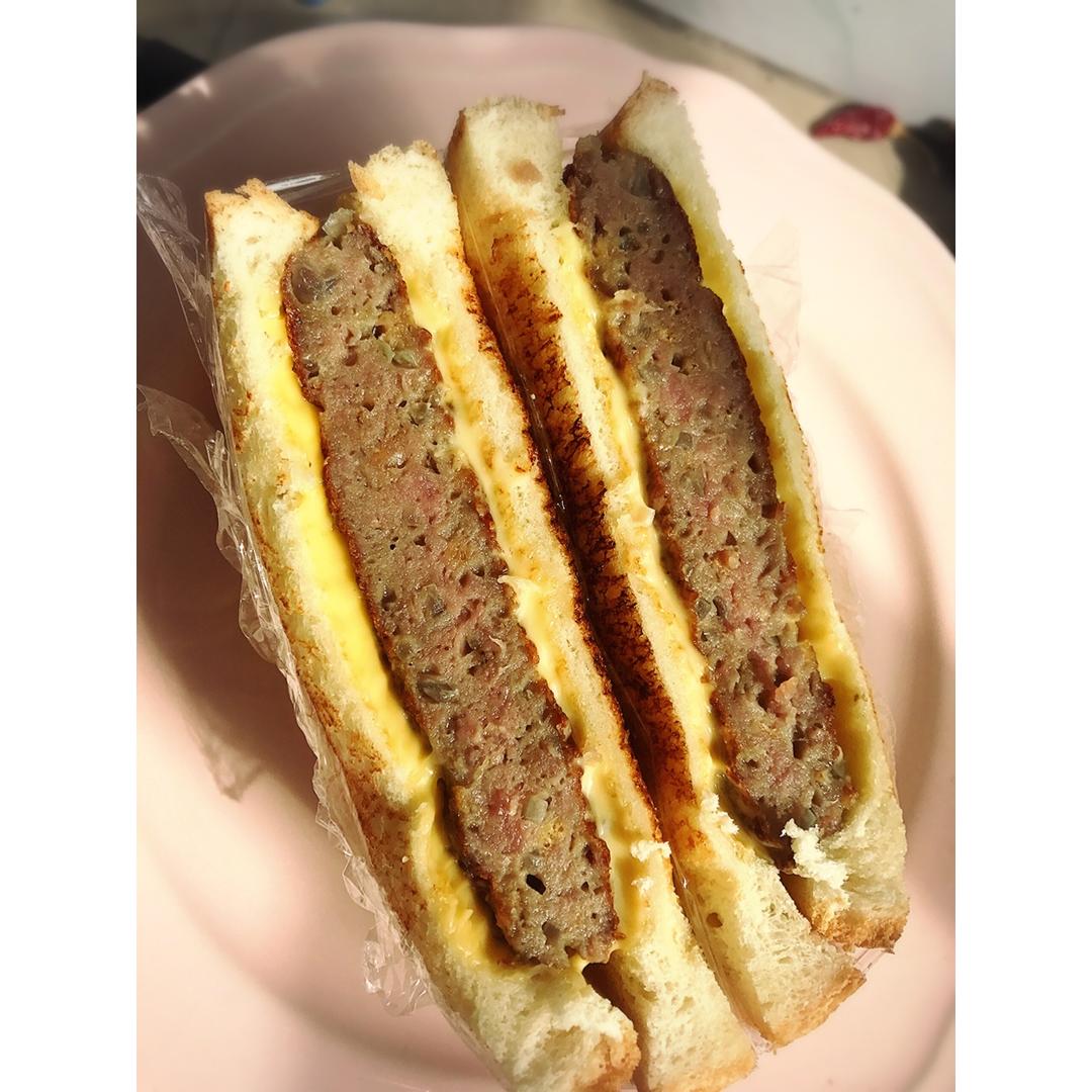 肉多汁的快手汉堡牛肉饼