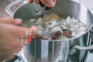 【视频-春季养生甜品菜谱】-小吊梨汤的做法 步骤8