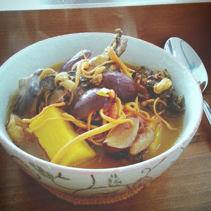 虫草花乌鸡汤