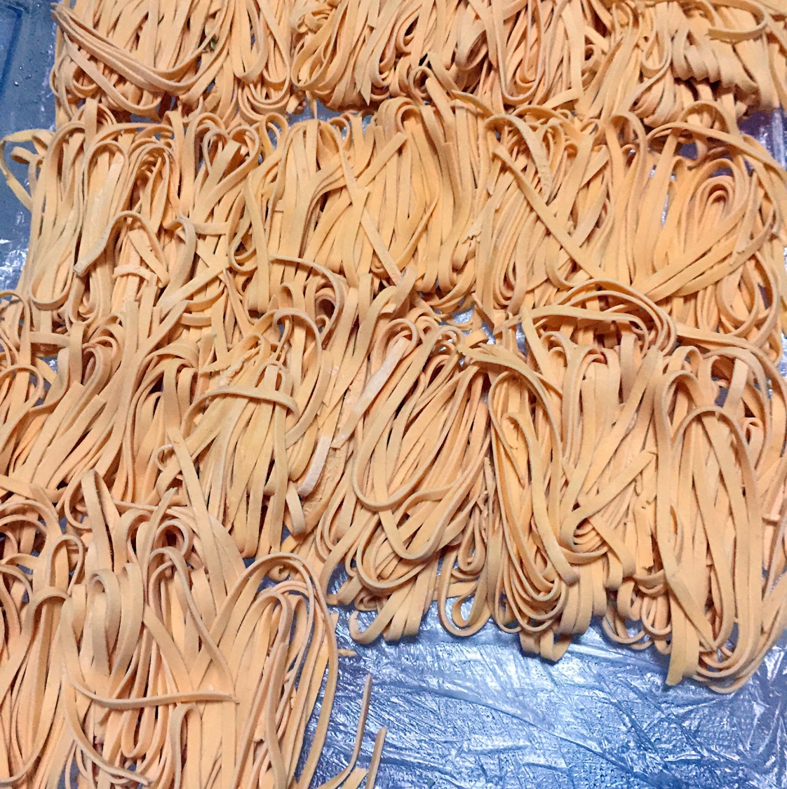 自制纯天然蔬菜汁彩色面条