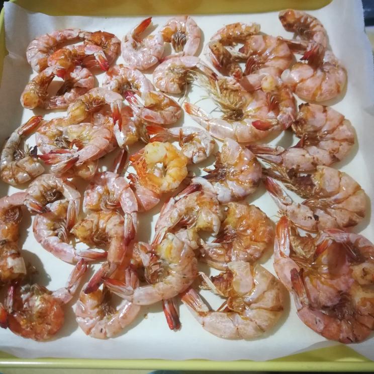 可以当零食吃的烤虾干的做法