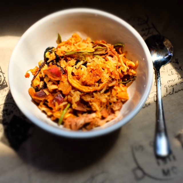 广式腊味煲仔饭