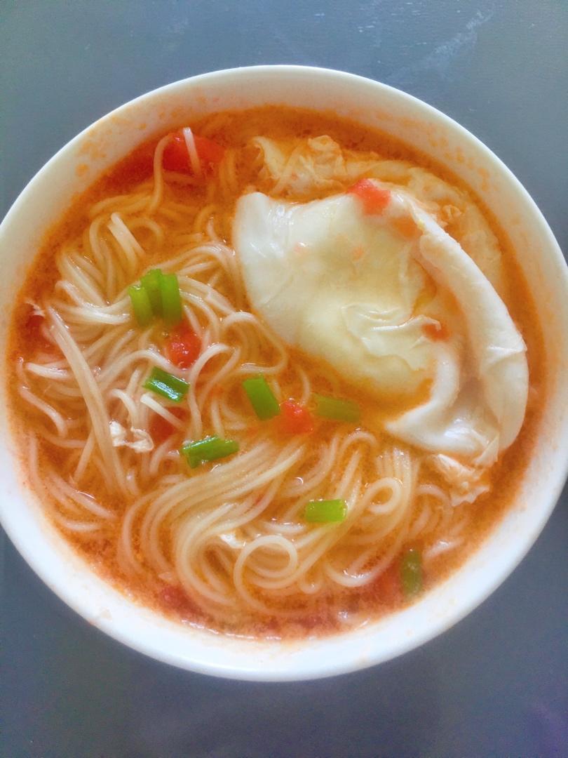 记忆犹新的小青做的最家常的普通汤面——西红柿鸡蛋龙须面