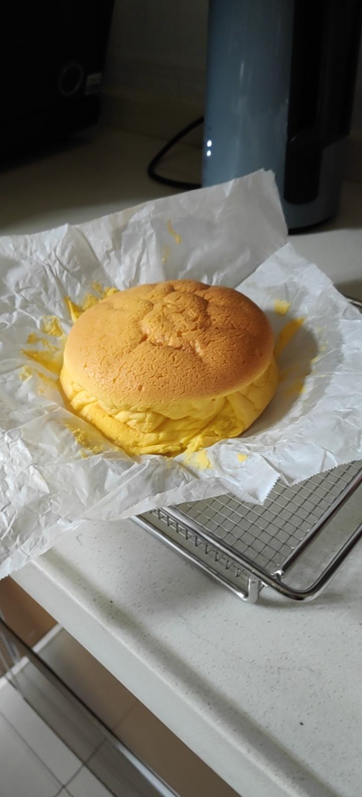 堪比柯基屁股
爆浆芝士🧀古早蛋糕