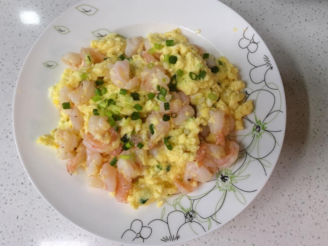 厨师长教你：“虾仁滑蛋”的家常做法，充满嫩滑饱满的口感