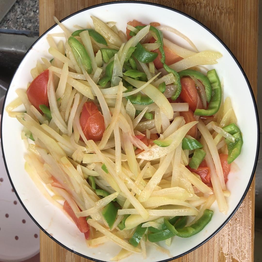 西红柿青椒土豆丝